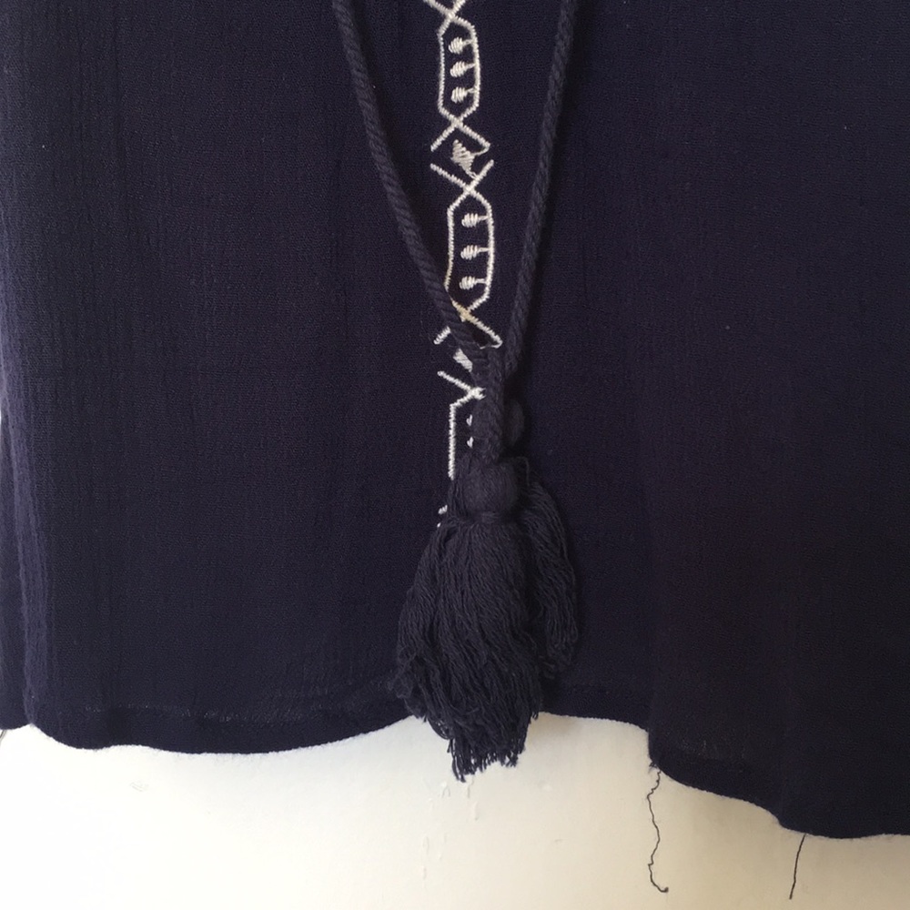 Flowy Navy Patterned Top - Picture 4 of 5